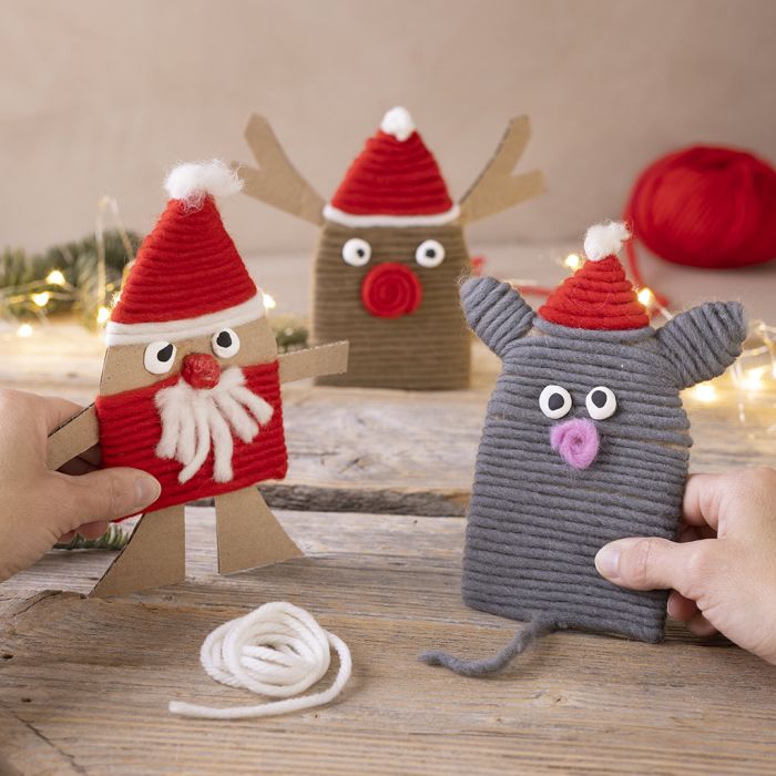Figurines de Noël en carton et en fil