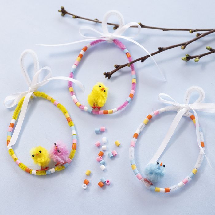 Décorations de printemps à suspendre, avec des poussins