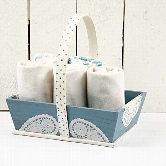 Basket with a handle