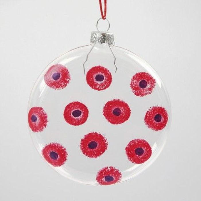 Une boule plate en verre avec Glass Paint