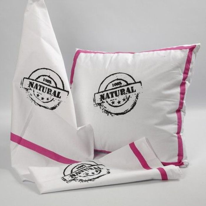 Impression au pochoir sur un torchon et une housse de coussin