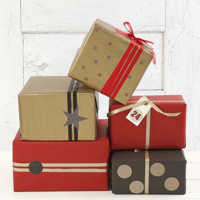 Emballage cadeau doré, rouge et noir