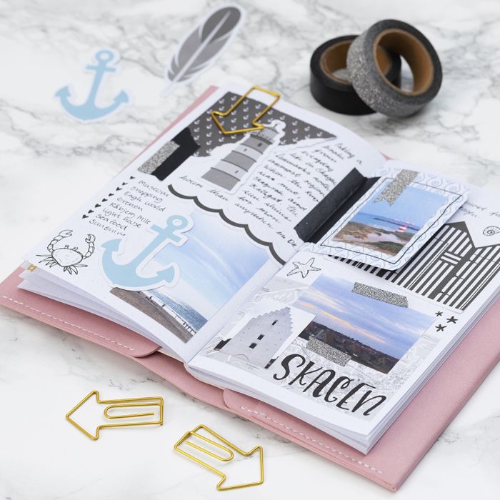Souvenirs de voyage dans un bullet journal et un agenda