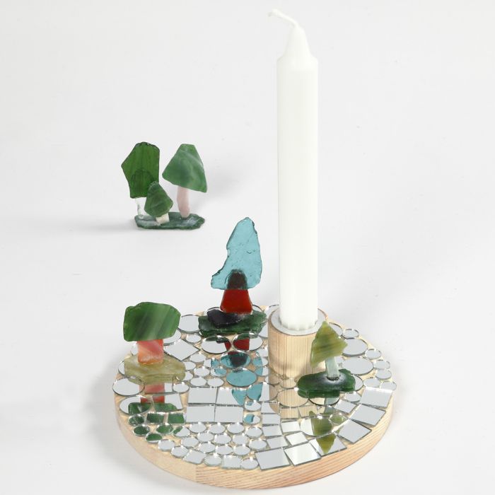 Bougeoir sur socle en bois avec mosaïques