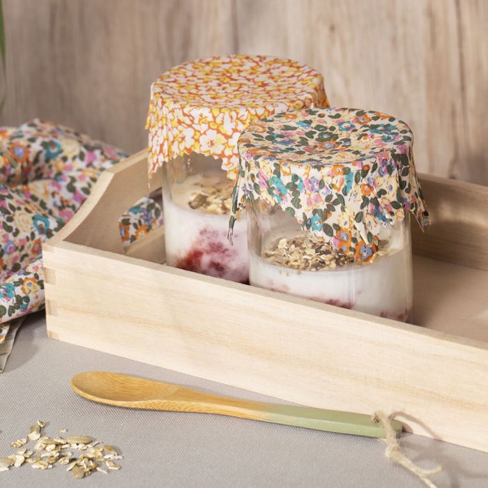 Emballages alimentaires réutilisables en tissu patchwork et cire d’abeille.