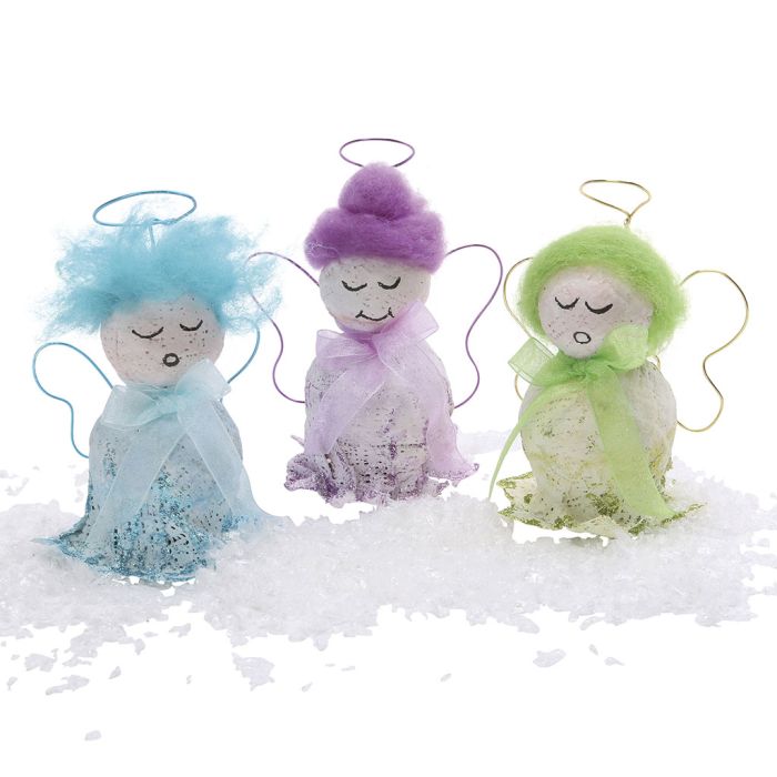 D'adorable anges en plâtre aux magnifiques couleurs