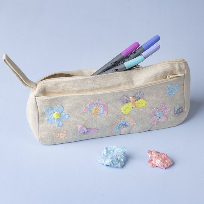 Trousse décorée avec Glitter clay