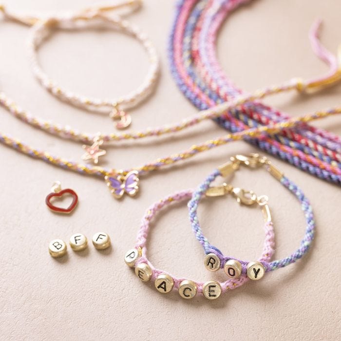 Kit de démarrage DIY : Découvrez comment confectionner des bracelets kumihimo et des porte-clés miniatures