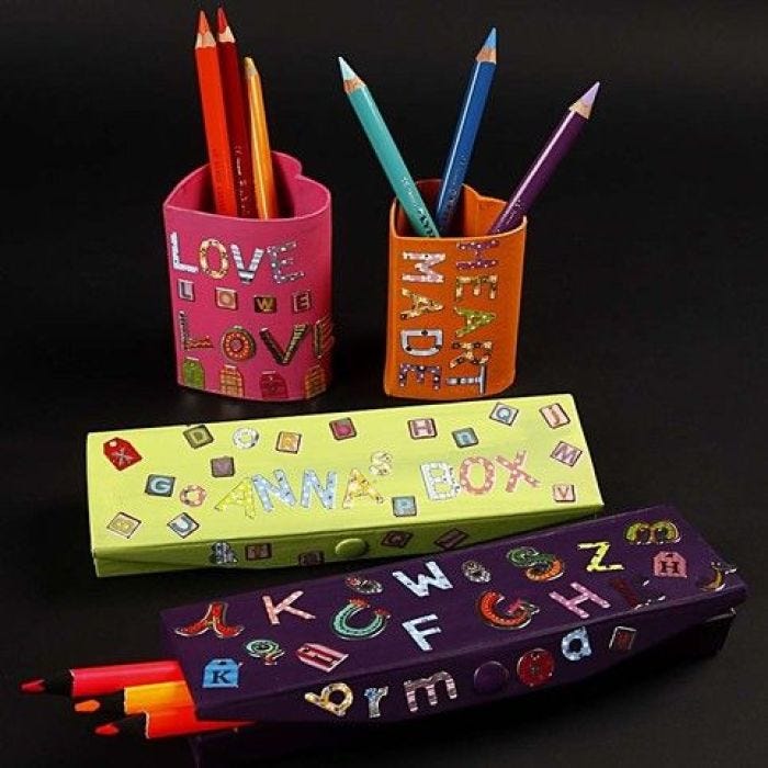Plumier et porte-crayons avec lettres