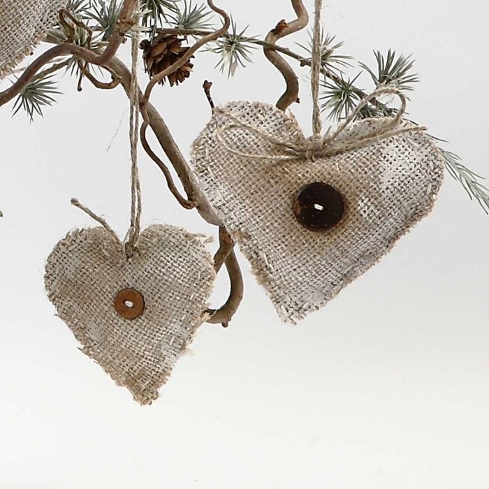 Coeurs en jute avec de la peinture Plus Color