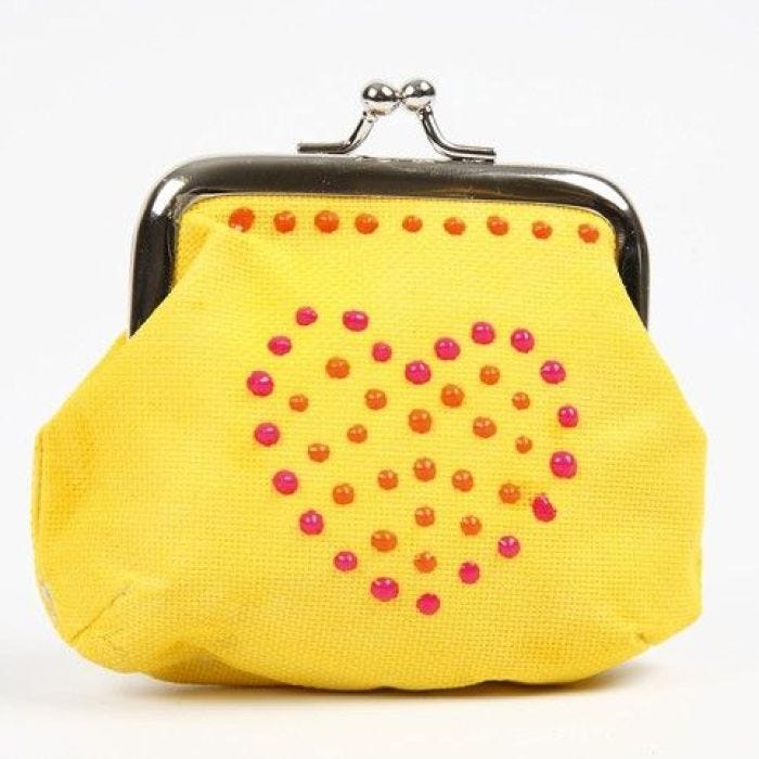 Un sac décoré de points en 3D liner