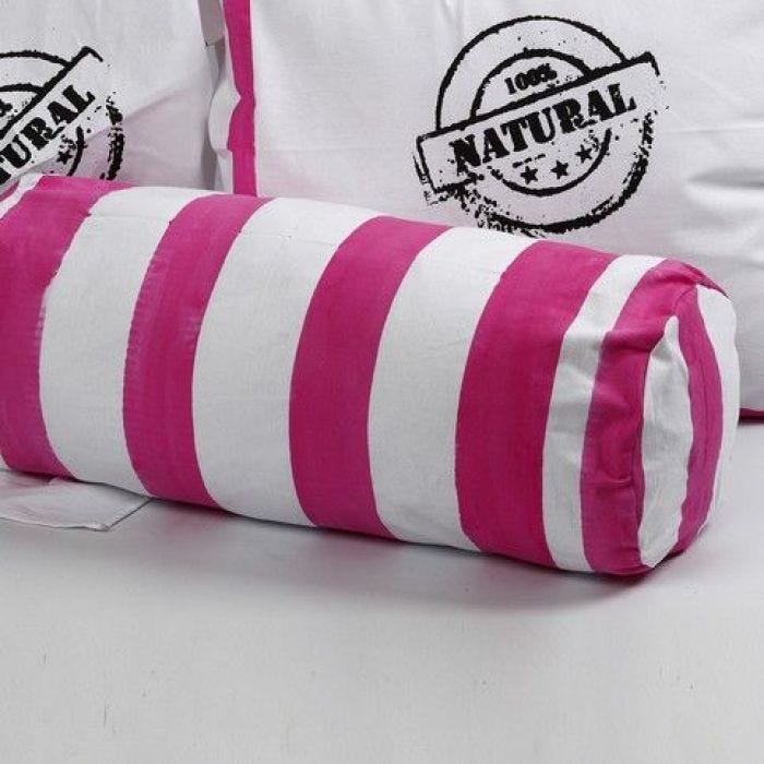 Un coussin cylindrique fait de chiffons