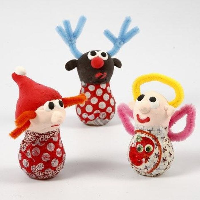 Figurines de Noël faites à partir d'ampoules en verre, de Silk Clay et de fils de chenille