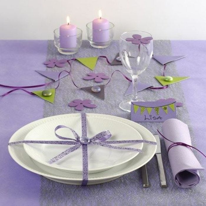 Une décoration de table violette