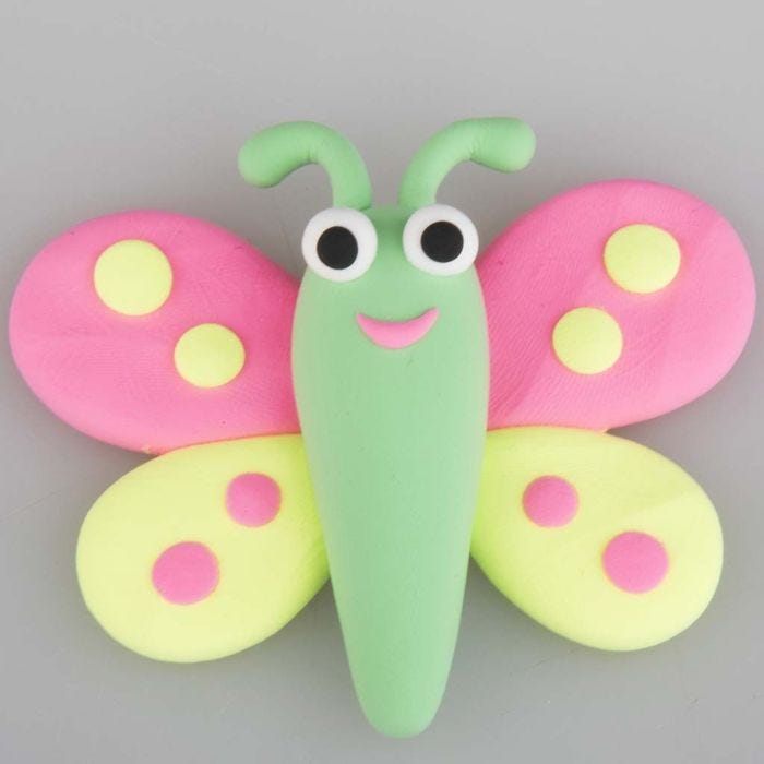 Un papillon modelé dans de la pâte Silk Clay