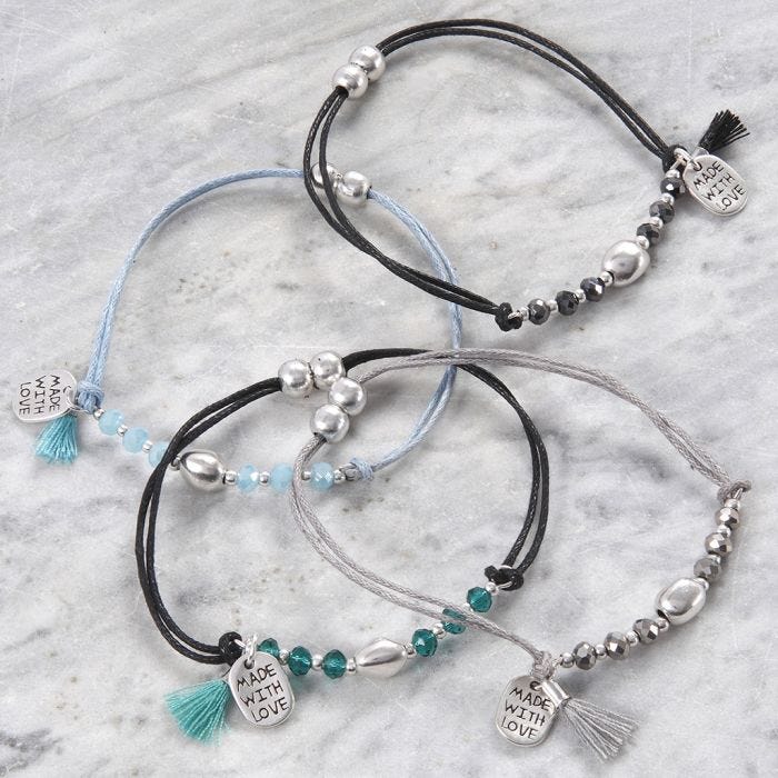 Bracelets avec des perles à facettes et des perles métalliques