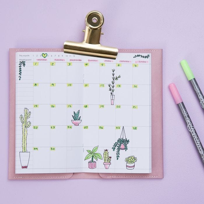 Un calendrier hebdomadaire décoré, pour bullet journal et agenda