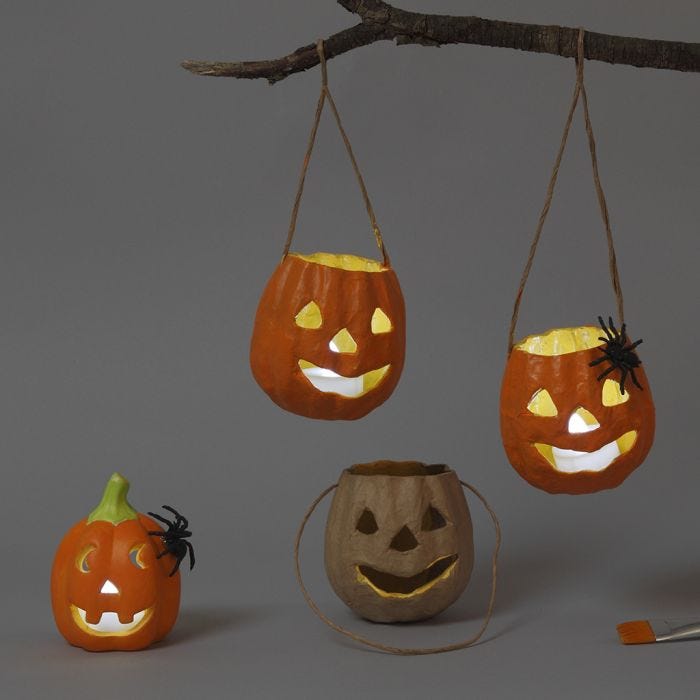 Des lanternes en terre cuite et papier mâché pour Halloween