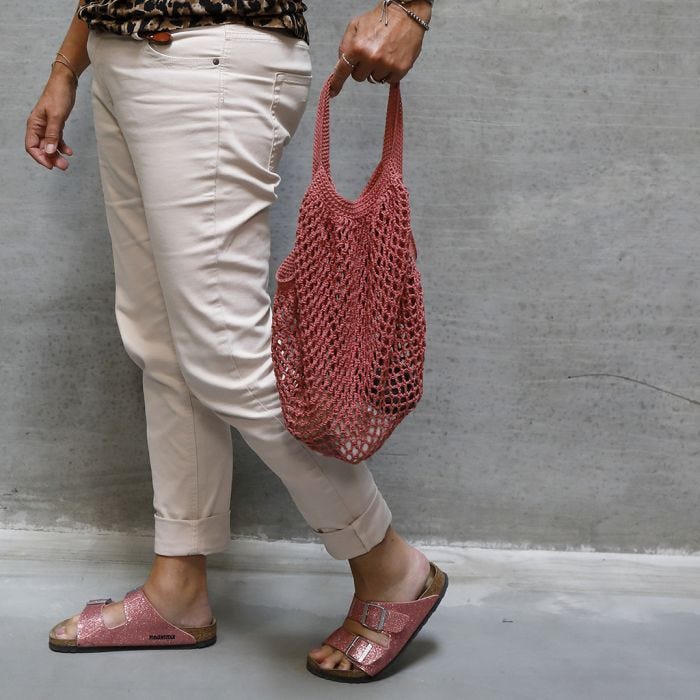 Un sac à provisions crocheté en fil de coton