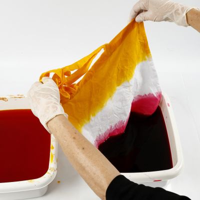 Comment faire du dip’n dye avec la technique du tie-dye