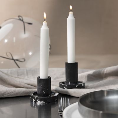 Bougeoirs en résine noire avec feuilles d'argent