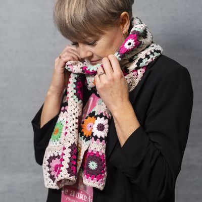 Chèche carré grand-mère en crochet