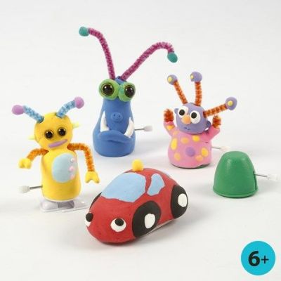 Figurines mobiles fabriqu&eacute;es &agrave; partir de pi&egrave;ces m&eacute;caniques avec de la p&acirc;te Silk Clay