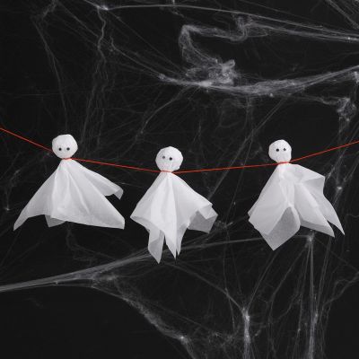 Fantômes en papier de soie avec yeux mobiles