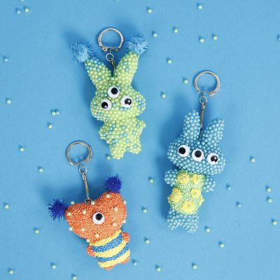Porte-clés animaux en tissu décorés avec de la Pearl Clay.