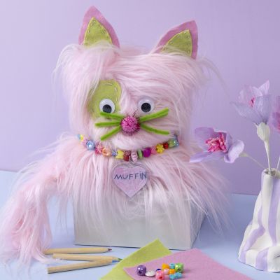 Chat cousu en fausse fourrure