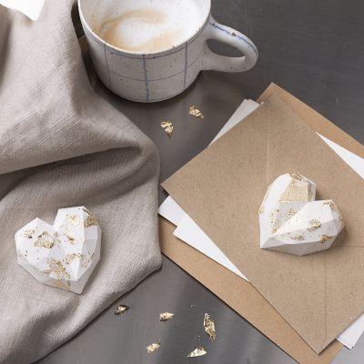 Moulage en cœur dans un mélange de moulage en résine