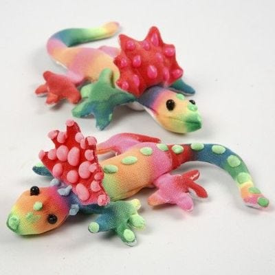 Des bestioles en tissu colorées et décorées avec un 3D Puff Liner