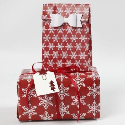 Emballage cadeau avec décorations et papier de la collection Vivi Gade Design