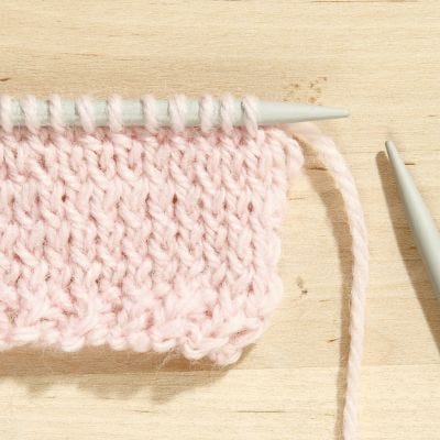 Comment tricoter le brin arrière d'une maille