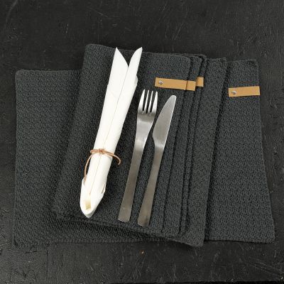 Un set de table au crochet (au point de riz)