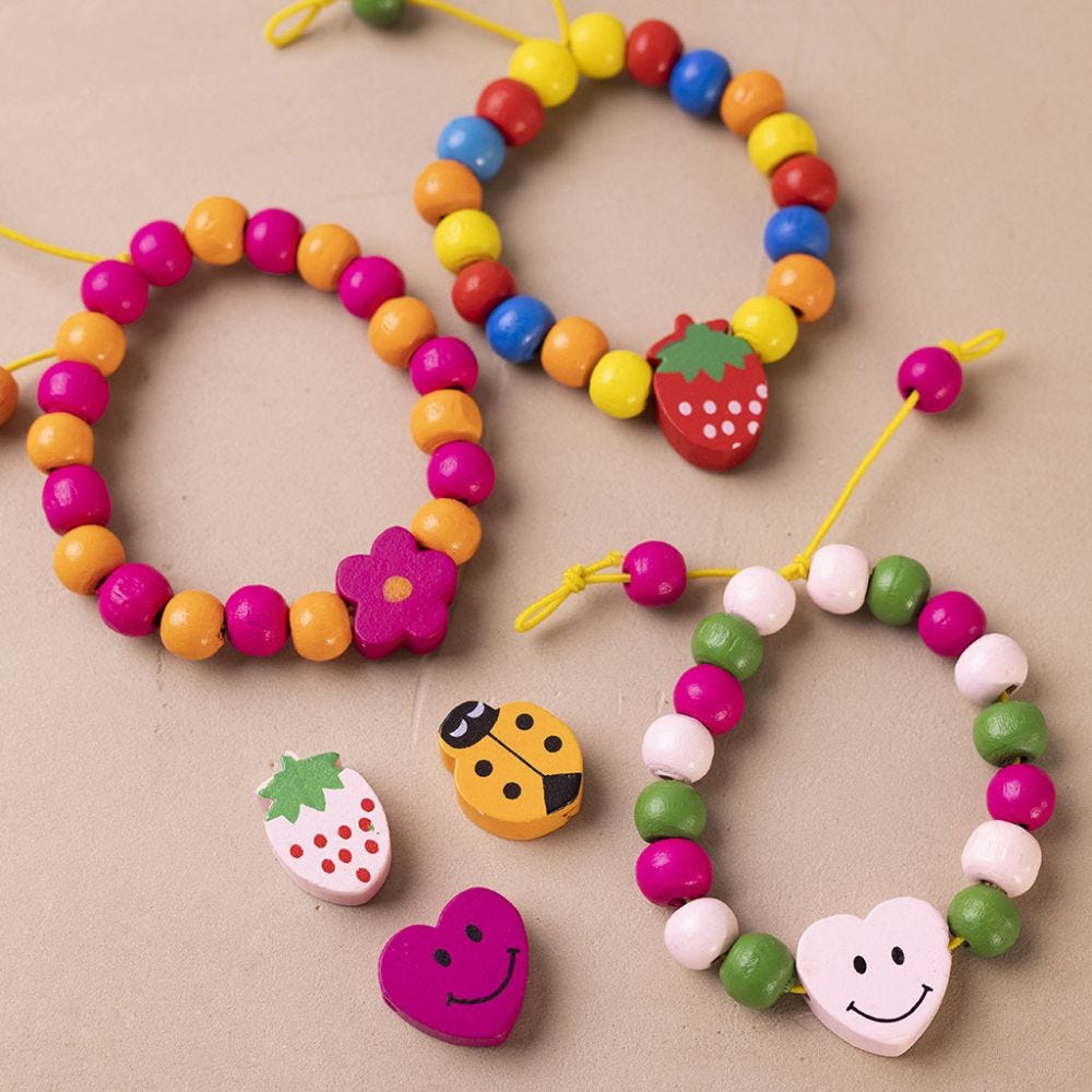 Bracelet élastique avec perles en bois de couleurs vives